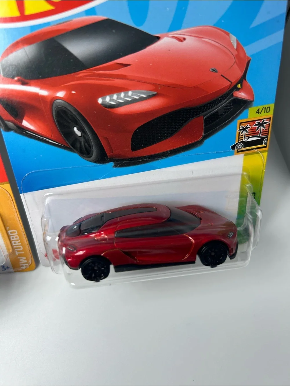 Hot Wheels Koenigsegg Lot of 2x - Koenigsegg Gemera Gray & Red 138/250 NEW 3/10